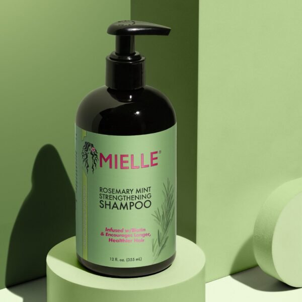 Rosemary Mint Strengthening Shampoo - Image 3